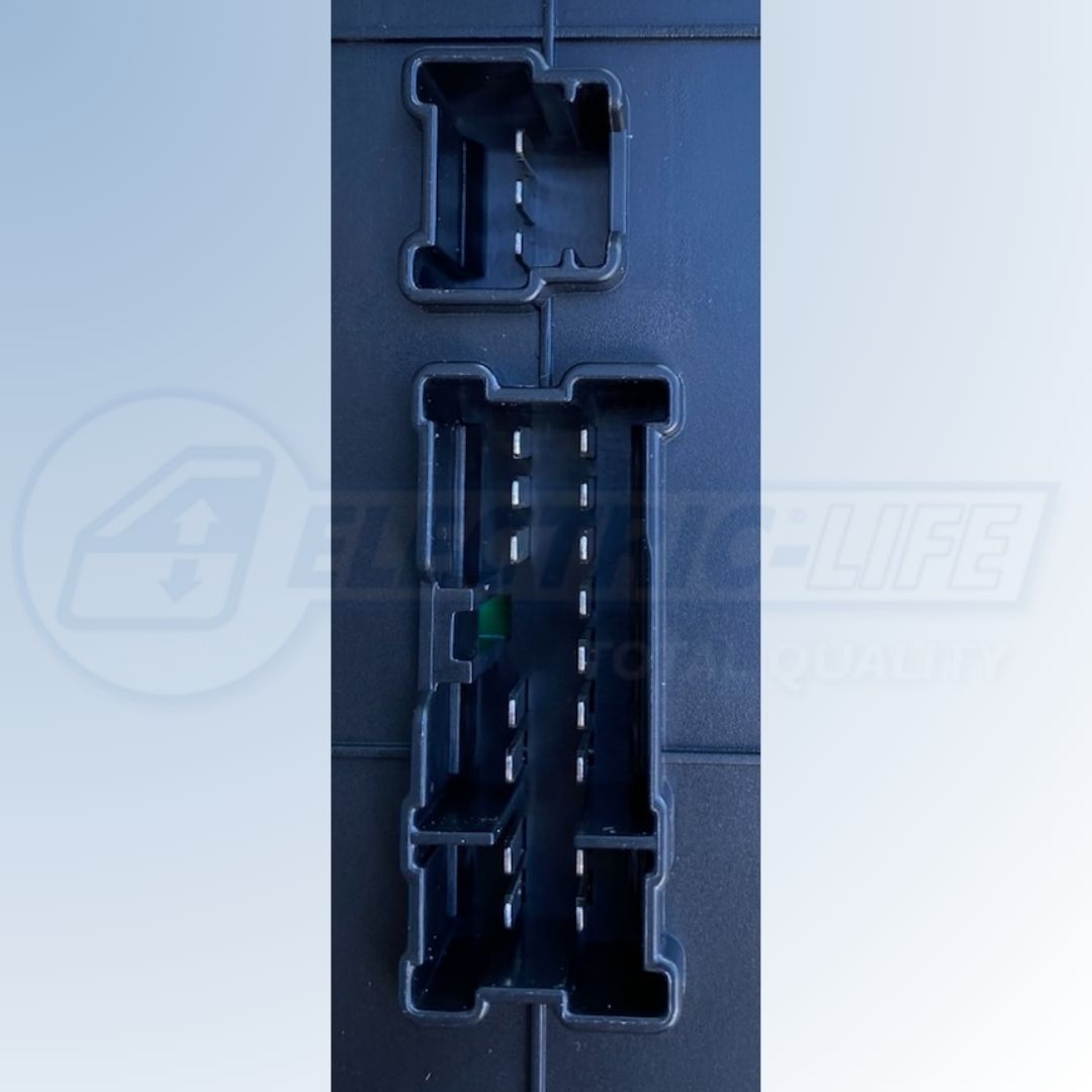 NISSAN X-TRAIL T32 Driver Side Front Window Switch
